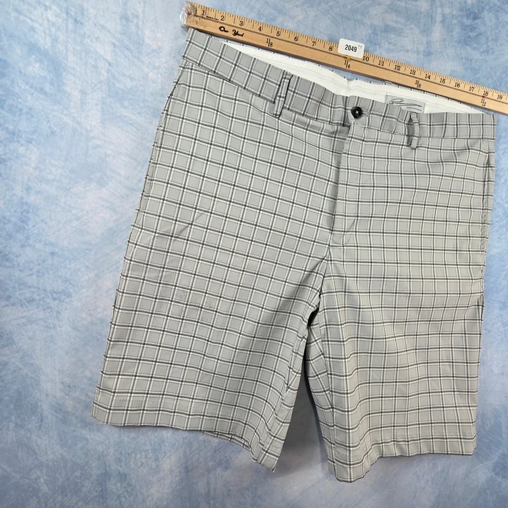 Greg Norman Mens Grey Plaid Golf Shorts Size 36 Performance‎ Stretch Shark Logo
